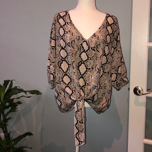Snake print tie-front top - Picture 1 of 3